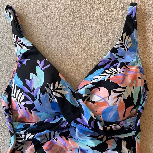 NWT Sea Level Botanica Cross Front Top & Retro High Waist Bottom 4-6 - Picture 7 of 15